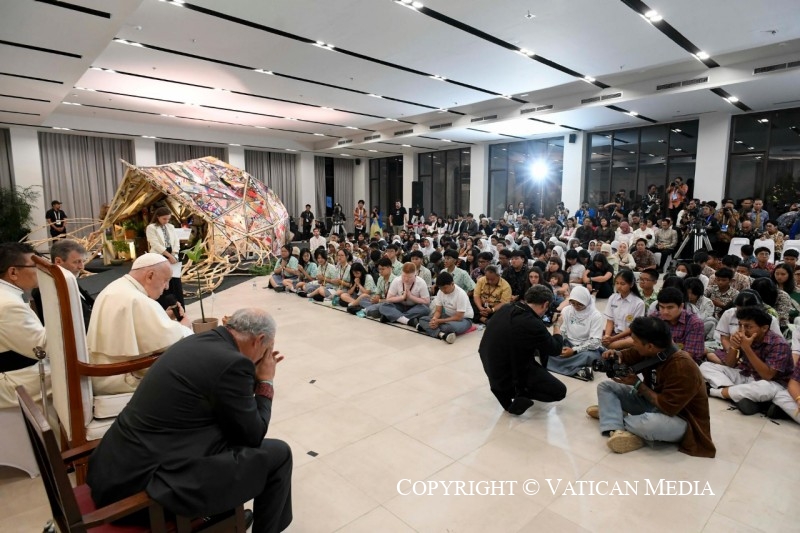 Voyage apostolique en Indonésie : Rencontre avec les Jeunes de Scholas Occurrentes, 4 septembre 2024 © Vatican Media 