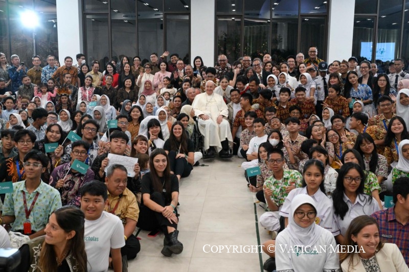 Voyage apostolique en Indonésie : Rencontre avec les Jeunes de Scholas Occurrentes, 4 septembre 2024 © Vatican Media