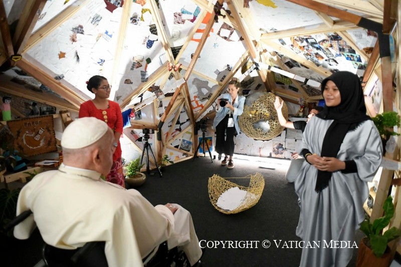 Voyage apostolique en Indonésie : Rencontre avec les Jeunes de Scholas Occurrentes, 4 septembre 2024 © Vatican Media 