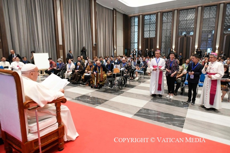 Voyage apostolique en Indonésie : Rencontre avec les bénéficiaires d'organisations caritatives, 5 septembre 2024 © Vatican Media