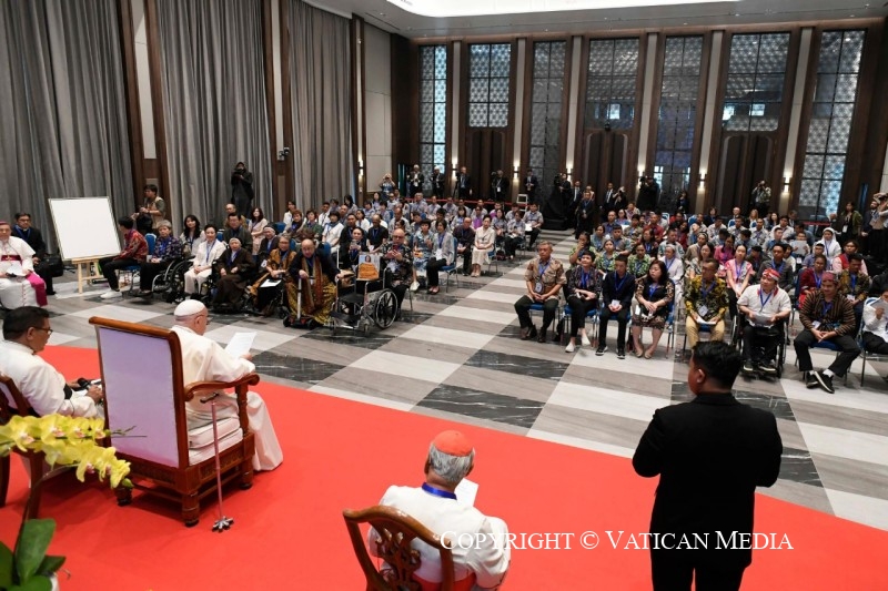 Voyage apostolique en Indonésie : Rencontre avec les bénéficiaires d'organisations caritatives, 5 septembre 2024 © Vatican Media