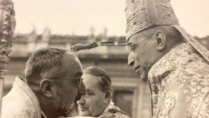 Le cardinal Agagianian et le pape Pie XII © vatican.va 