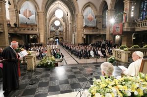 Card. Jean-Claude Hollerich, archevêque du Luxembourg, s'adressant au pape en la cathédrale ND du Luxembourg © Vatican Media