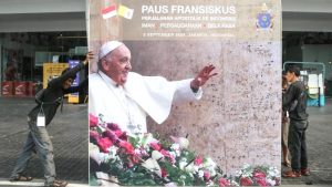 Un panneau d'accueil du Pape à Jakarta © vatican.va