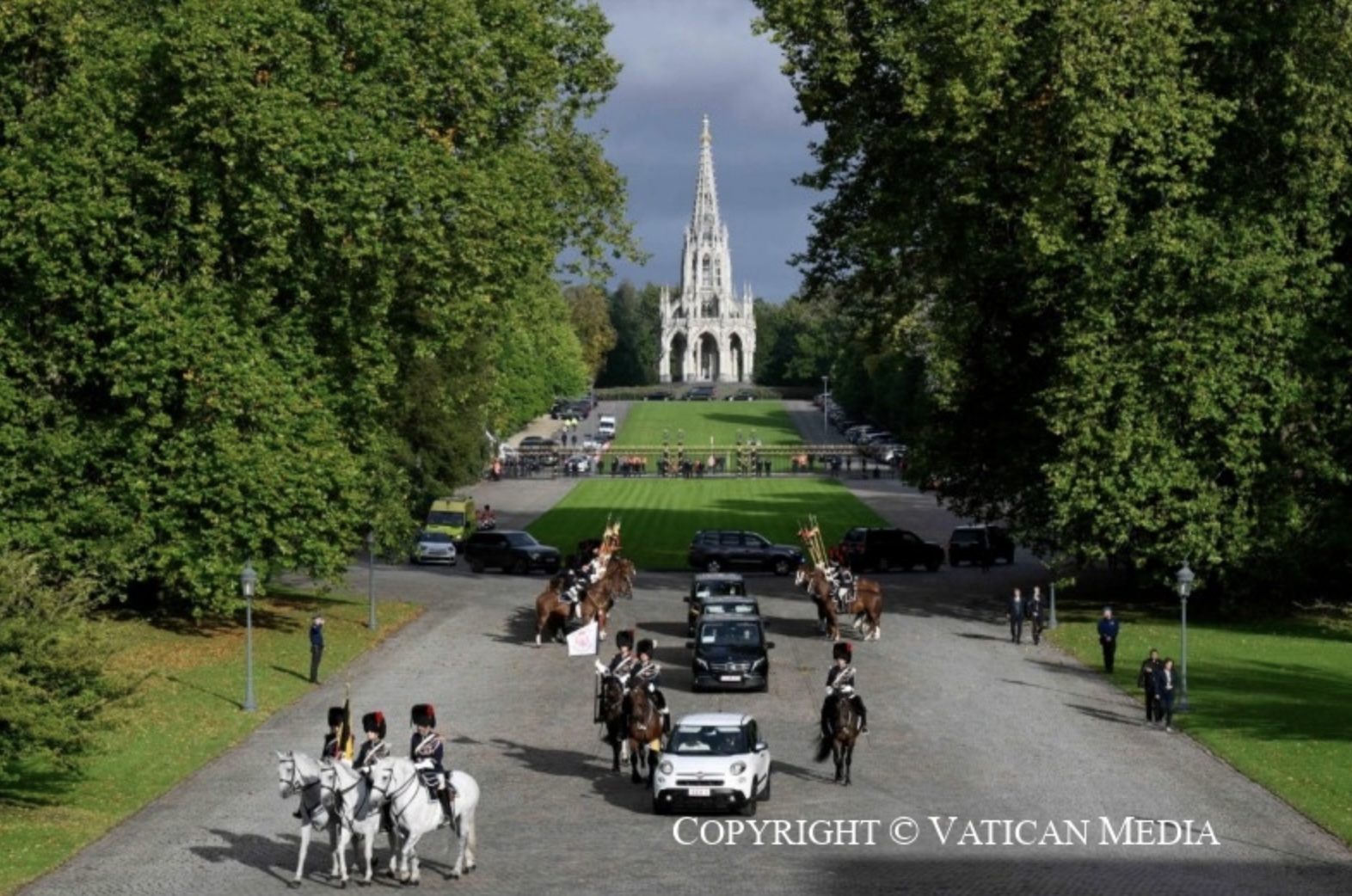 L'arrivée du pape François au Château de Laeken, résidence du Roi de Belges © Vatican Media