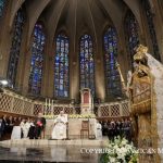 Le pape François au Luxembourg dans la cathédrale dédiée à Notre-Dame avec la statue de Marie consolatrice des affligés, patronne du pays (c) VM © Vatican Media