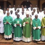 Mgr Onah a demandé aux fidèles de soutenir les nouveaux prêtres par la prière © diocèse catholique de Nsukka 