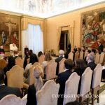 Le pape François a reçu en audience une délégation de ministres participant au G7 sur l'inclusion et le handicap dans la salle du Consistoire du Saint-Siège © Vatican Media