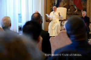 Aux participants au Chapitre général des Missionnaires de Saint-Charles (Scalabriniens), 28 octobre 2024 © Vatican Media 