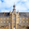 L’abbaye Saint-Michel de Kergonan en Bretagne © Divine Box