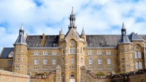 L’abbaye Saint-Michel de Kergonan en Bretagne © Divine Box