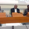 Le Cardinal Fridolin Ambongo (au milieu) lors de la conférence animée le 12 octobre 2024 à Rome, sur le thème « Les martyrs modernes, victimes de l’exploitation des ressources minières en Afrique : Réalités et perspectives de l’Eglise en sortie » © SCEAM