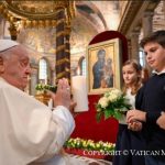 Le pape en la basilique Sainte-Marie-Majeure pour la récitation du rosaire en faveur de la paix dans le monde © Vatican Media