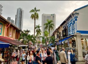 Bussorah Street, Kampong Glam. Singapour compte environ 15 % de Malais, majoritairement musulmans © Ad Extra