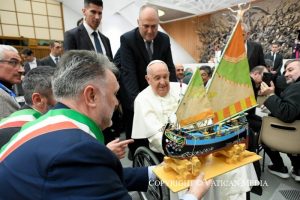 Discours du pape aux pêcheurs de diverses régions d'Italie et aux participants à la Conférence organisée par la Conférence épiscopale italienne sur les services nationaux de santé en Europe © Vatican Media