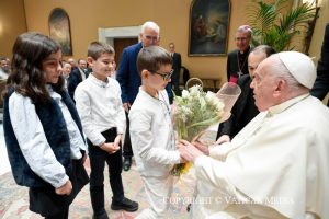 Discours du pape à la délégation du Foyer Notre-Dame des Sans-Abri et de l'Association des Amis de Gabriel Rosset, 13 novembre 2024 © Vatican Media
