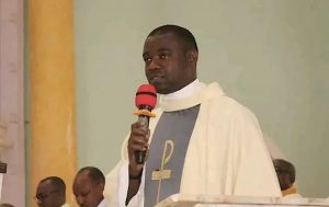 Le P. Thomas Oyode, recteur du petit séminaire du diocèse d'Auchi au Nigéria © aciafrique.org