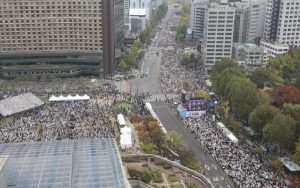 Les manifestants se sont concentrés Sur Les Prières Pendant L'événement De Trois Heures (c) The Korea Herald