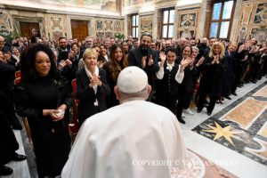 Salutations du Saint-Père aux participants au « Concours de Noël » et au concert de Noël 2024 le 14 décembre 2024 © Vatican Media