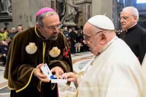 Discours du Saint-Père aux pèlerins italiens du chemin de Saint-Jacques-de-Compostelle 19 décembre 2024 © Vatican Media