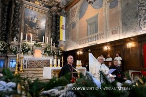 Voyage apostolique à Ajaccio : Prière de l'Angélus avec les évêques, les prêtres, les diacres, les personnes consacrées et les séminaristes, 15 décembre 2024 © Vatican Media