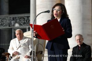 Premiers résumés de la catéchèse et salutations en chinois © Vatican Media