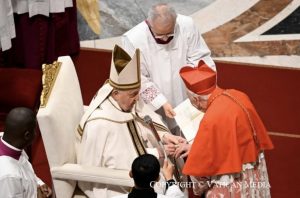 Remise de l’anneau par le Saint-Père © Vatican Media