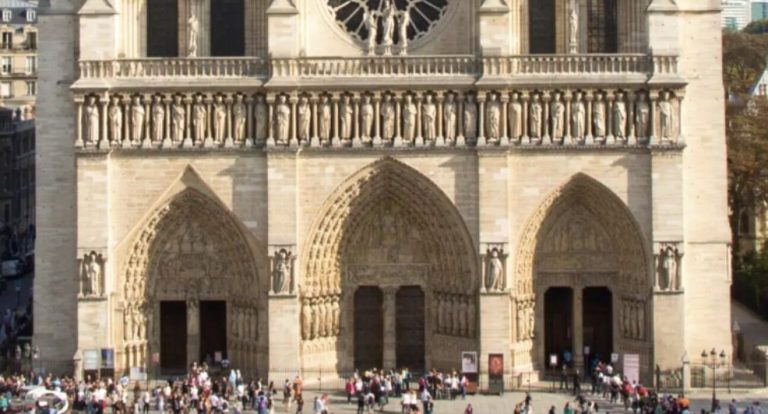 La vie des fidèles, des pèlerins et des visiteurs va reprendre © notredamedeparis.fr