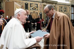 Présentation des Lettres de créance de l’ambassadeur Monsieur Rachid BLADEHANE (Algérie) © Vatican Media