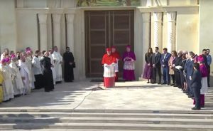 Les cardinaux Parolin et Pizzaballa ont présidé la messe de consécration de l'église et la dédicace de l'autel © Patriarcat latin de Jérusalem