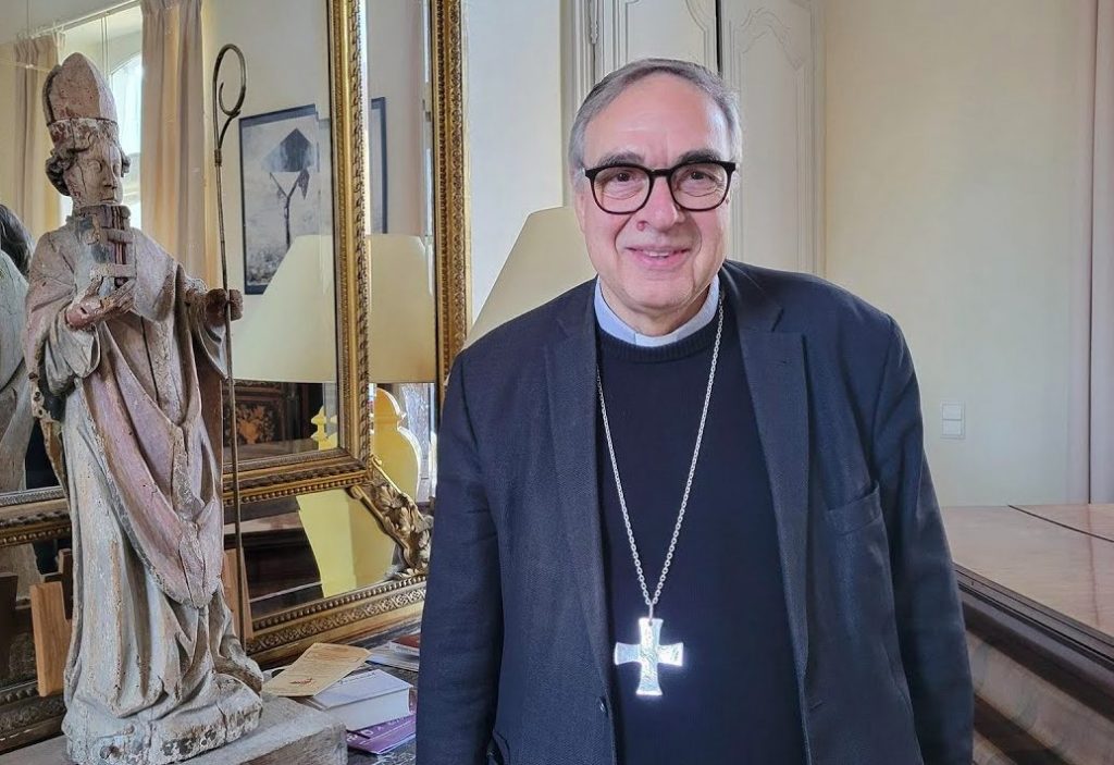 Mgr Jérôme Beau est le nouvel archevêque de Poitiers, après avoir été six ans archevêque de Bourges © ktotv.com