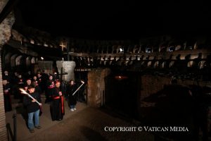 Vendredi Saint « Passion du Seigneur » – Chemin de Croix, Colisée, 18 avril 2024 © Vatican Media 