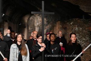 Vendredi Saint « Passion du Seigneur » – Chemin de Croix, Colisée, 18 avril 2024 © Vatican Media 