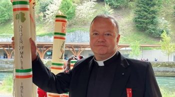 Père Paul Murphy, aumônier militaire catholique des forces de défense irlandaises © Facebook