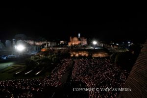Vendredi Saint « Passion du Seigneur » – Chemin de Croix, Colisée, 18 avril 2024 © Vatican Media