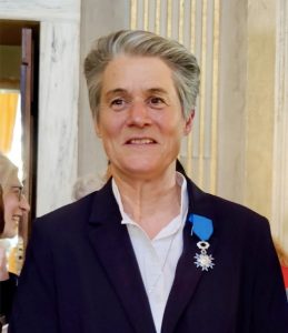 En 2024, Sr Florence de la Villéon a reçu l'Ordre national du mérite pour son action humanitaire auprès des personnes en déplacement © UISG