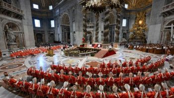 Messe Pro Eligendo Pontifice concélébrée par les 133 cardinaux électeurs le mercredi 7 mai au matin © Vatican Media