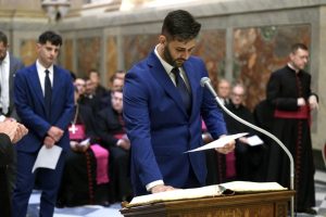 Les collaborateurs des cardinaux ont prêté serment lundi 5 mai 2025 © Vatican média