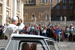 Le pape aux jeunes : « Le monde a besoin de messages d’espérance ; vous êtes ce message ! » © Vatican Media