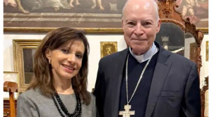 María Magdalena Ibarrola Y Suárez avec le cardinal Carlos Aguiar Retes, archevêque primat de Mexico © X El País