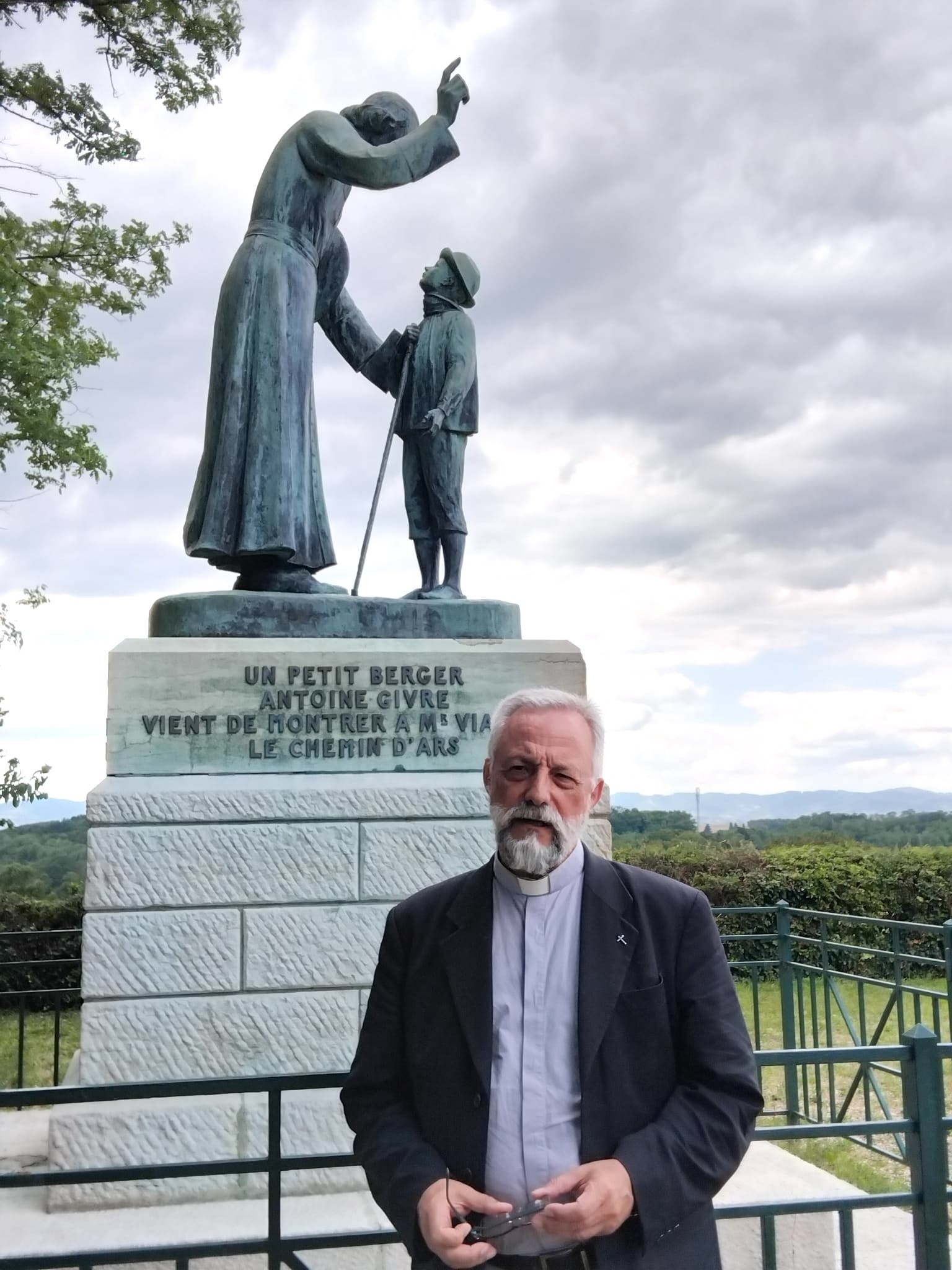Le Curé d'Ars au petit Antoine Givre : "Je te montrerai le chemin du Ciel" © Sanctuaire d'Ars