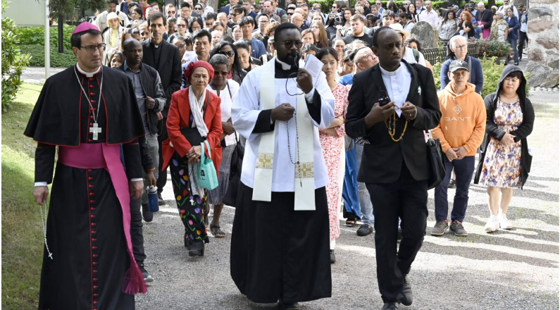 Il y a huit paroisses dans le diocèse et 28 prêtres pour une population catholique © ACN UK