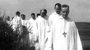 Frère Roger Schulz (au premier plan) et les premiers frères de Taizé © Vatican media