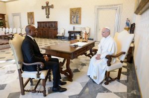 Le Pape Léon XIV a reçu vendredi 12 septembre en audience Roosevelt Skerrit, Premier ministre du Commonwealth de Dominique © Vatican Media