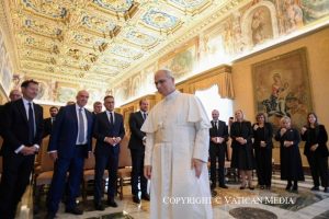 Léon XIV aux membres du groupe de travail sur le dialogue interculturel et religieux © Vatican Media