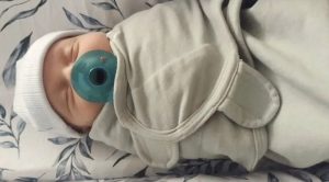 Le nouveau-né a été implanté chez une femme nommée Linsey, qui, avec son mari Tim, a décidé de l'adopter par le biais du processus d’adoption d'embryons © AP