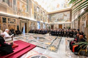 Salutations du Saint-Père aux membres du Conseil national anti-usure, 18 octobre 2025 © Vatican Media 