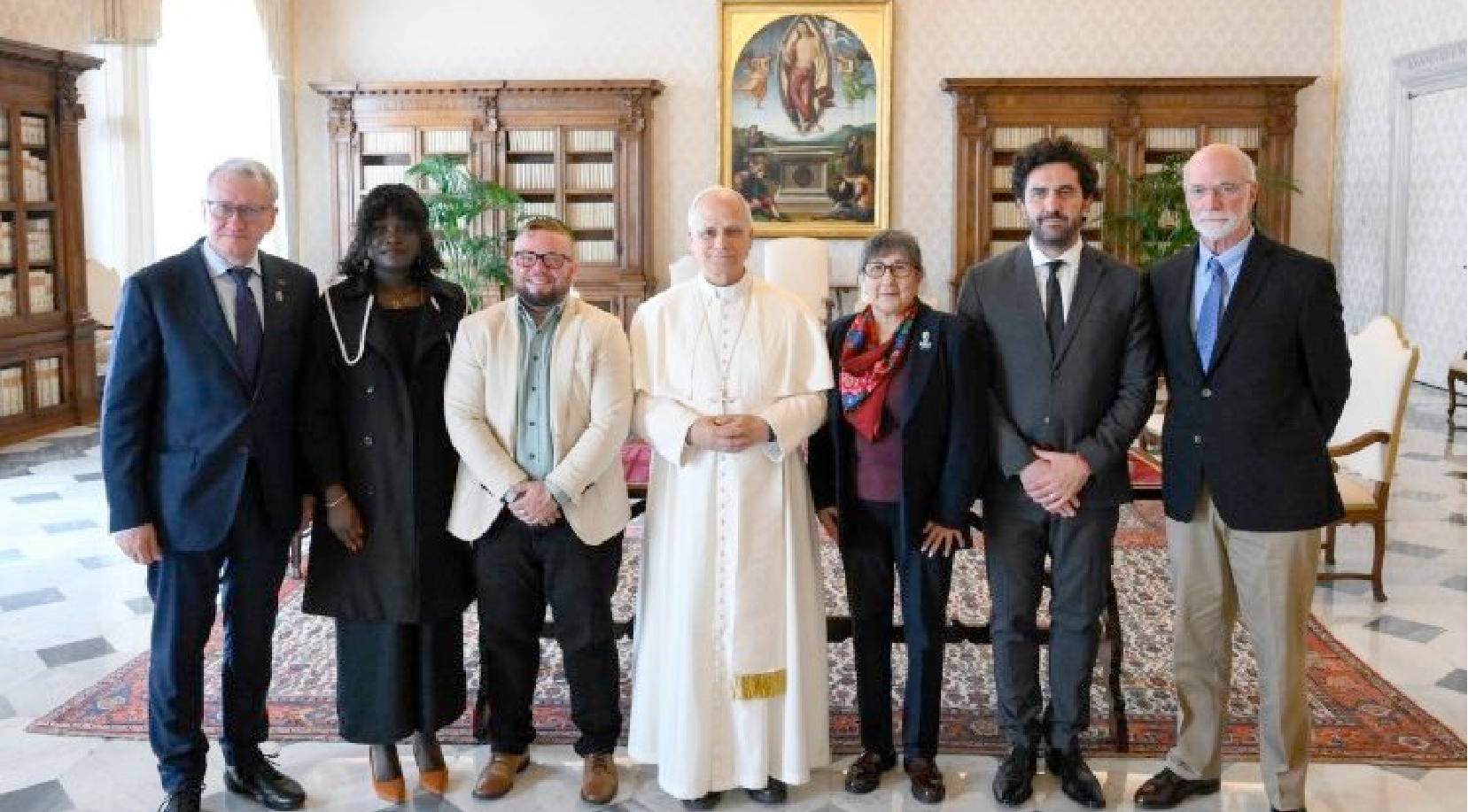 Le pape Léon XIV rencontre six membres de ECA Global, un réseau international de survivants et de défenseurs des victimes d’abus sexuels commis par des clercs. © Vatican Media