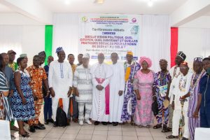 Photo de famille de quelques responsables religieux et participants à la fin des traveaux © JUDICAËL DJIDJOHO HOUNGNIBO