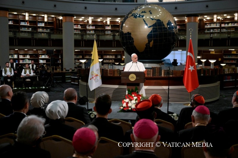 Rencontre avec les autorités, la société civile et le corps diplomatique, 27 novembre 2025 © Vatican Media